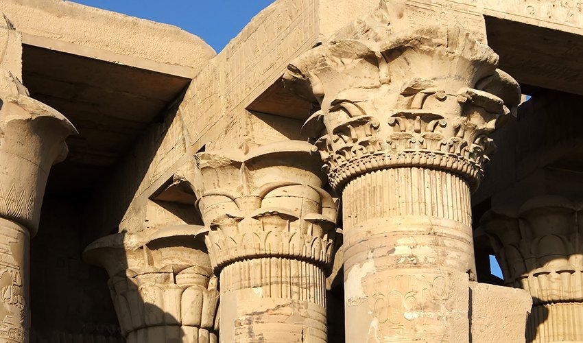 “Luxury 15-day Egypt tour visiting Cairo, Aswan, Luxor, pyramids, temples, and Nile highlights”