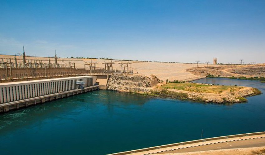 “Luxury 15-day Egypt tour visiting Cairo, Aswan, Luxor, pyramids, temples, and Nile highlights”